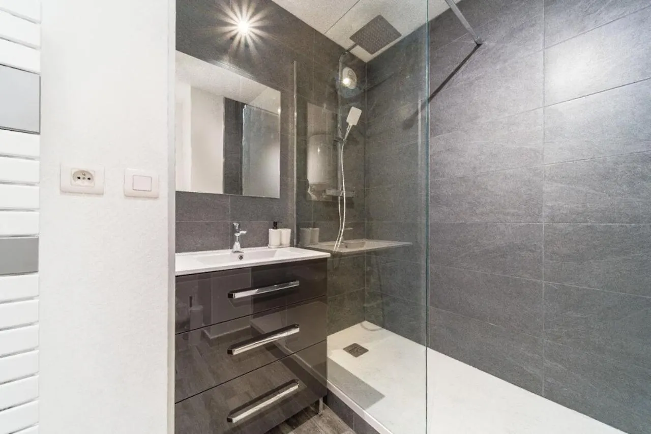 Apartman Studio With Semi-Open Bedroom Near Part-Dieu & Tram Lyon